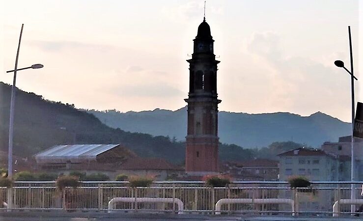 Cairo Montenotte, il tetto della Chiesa di San Lorenzo è ora coperto per un inverno sicuro