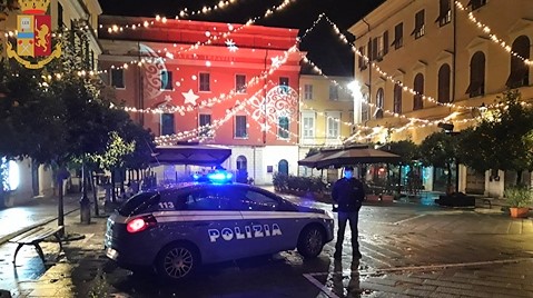 Coppia aggredita da gang di giovani a Sarzana, identificati e denunciati due 20enni