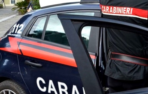 Savona, signora a terra scippata della borsa, 2 arresti