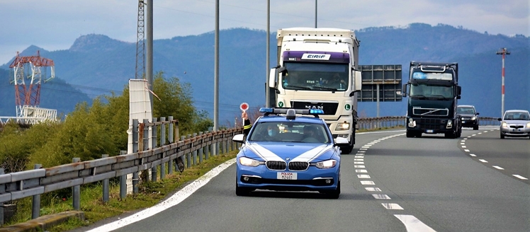 Polizia stradale Liguria: 121 squadre, 692 mezzi controllati