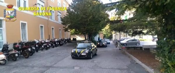 Savona, frodi fiscali per 3.2 milioni, arrestati imprenditori e commercialisti