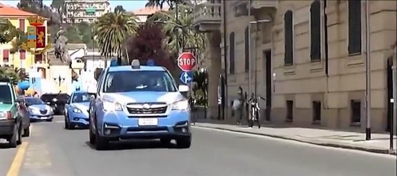 Genova, arrestato il rapinatore delle farmacie in via Balbi