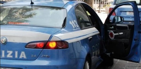 Stalker genovese mette Gps sotto l’auto della ex, arrestato a Sestri