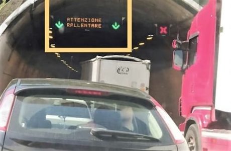 Autostrade liguri sempre più nel caos e il traffico estivo è in coda