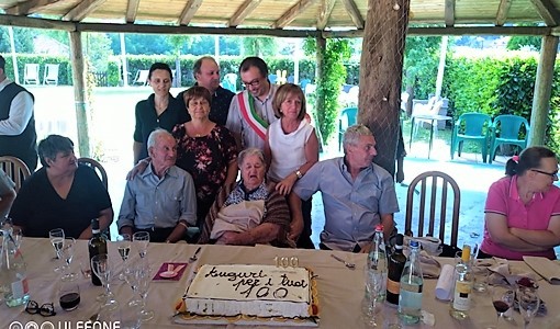 Sassello festeggia la centenaria nonna Tilde di Alberola