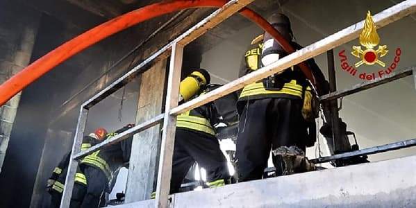 Incendio nei locali del depuratore di Voltri