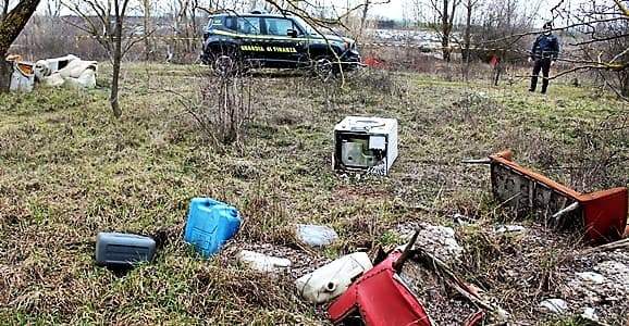 Alessandria, Finanza scopre discariche abusive di rifiuti speciali pericolosi