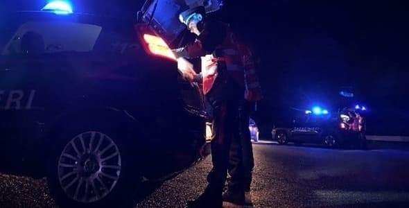 Savona, spaccano i vetri delle auto e rubano, fermati 5 giovani