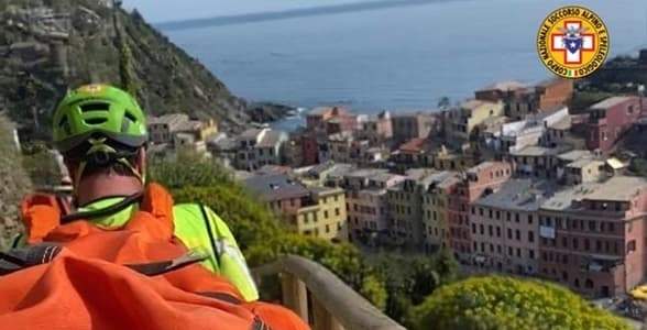 Due salvataggi del Soccorso Alpino nel Savonese e Cinque Terre