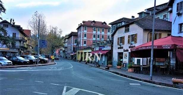 Sassello, 58enne cade dalla moto sull’incrocio di piazza Rolla