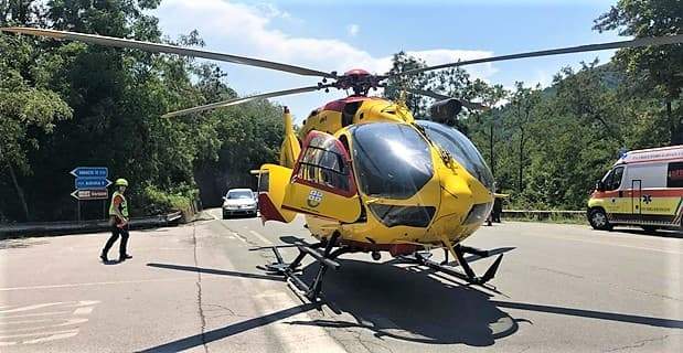 Incidente a Stella, motociclista in codice rosso a Santa Corona