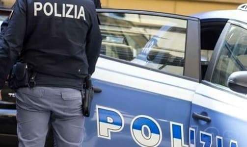 Molesta una donna durante l’imbarco al Colombo di Genova, arrestato