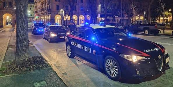 Savona, controlli in piazza del Popolo, denunce per droga