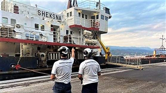 In porto a Savona una nave in stato di fermo per mancanza di sicurezza