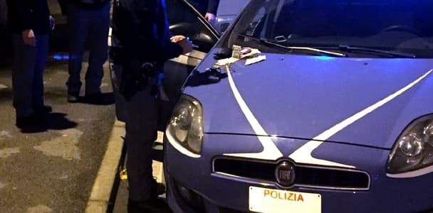 Ladro di appartamenti inseguito reagisce agli agenti, arrestato a Genova