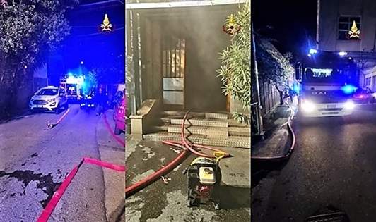 Incendio in un capannone in via Borzoli a Genova