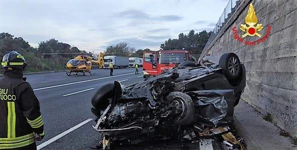 Grave incidente sulla A10 Arenzano-Voltri, donna in codice rosso col Grifo