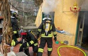 Incendio 1 cucina a Genova Quezzi