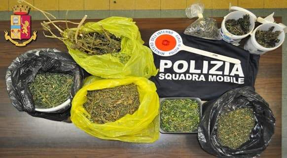 Savona, arrestato 26enne per furto aggravato e il suo amico per droga