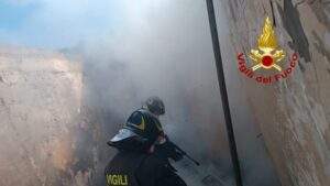 Genova 4 incendio via Piacenza