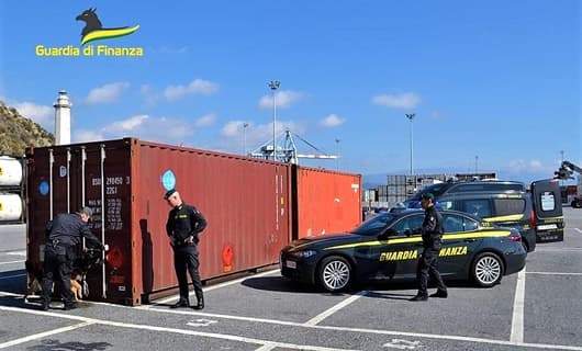 Savona, arrestato un trafficante in porto con 60 kg di cocaina