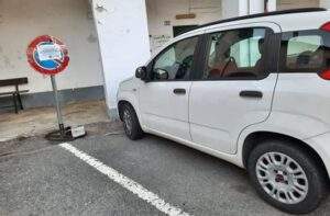 Avis 2 Sassello auto in divieto