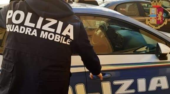 Perquisizione in casa, pusher teneva cocaina nelle sorprese dell’uovo di Pasqua