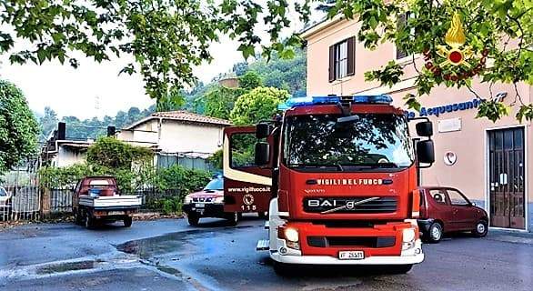 Fiamme alla stazione ferroviaria Acquasanta sulla Genova – Asti