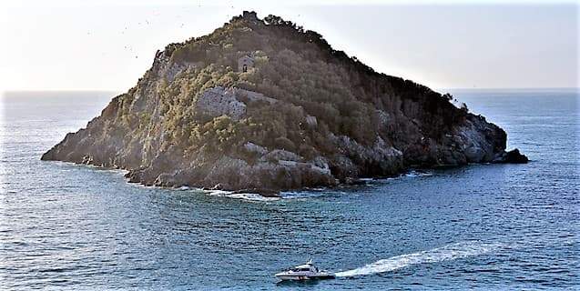 Stabilimenti balneari, diportisti e soccorsi nelle operazioni Guardia Costiera Savona