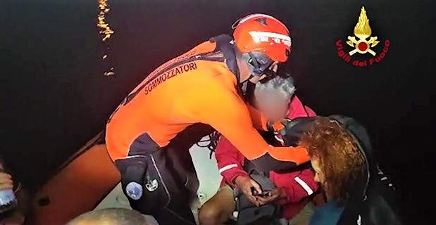 Bagno notturno, soccorsa turista tedesca nella notte a San Fruttuoso – VIDEO