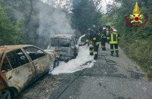 Genova 3 due auto incendiate