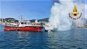 Incendio imbarcazione 1 a Genova Multedo