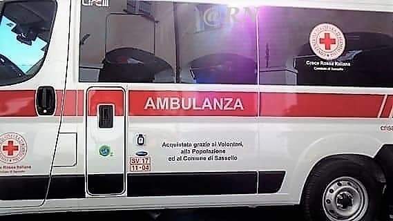 Incidente in giardino a Piampaludo Sassello, donna in codice giallo al San Paolo