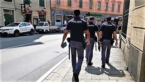 Controlli nel centro storico di Genova: sanzionati 2 esercizi, 1 arresto, 173 identificati