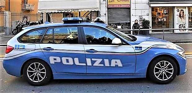 Quattro furti e altrettanti arresti a Genova: due in abitazioni, due in negozi