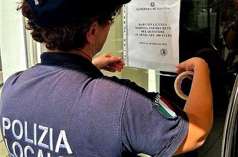 Vendita alcol a minorenni, il Questore di Savona chiude un bar nel Ponente