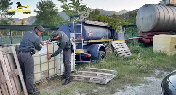 Furto carburante per 20 mila litri, perquisizioni e sequestri della Finanza Genova – VIDEO