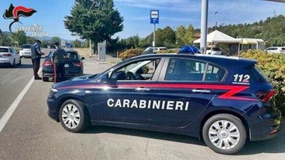 Calci e pugni ai carabinieri, 44enne arrestata nel Ponente savonese