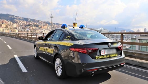 Operazione in corso: 5 arresti e sequestri 40 mln per frode Iva commercio online a Genova