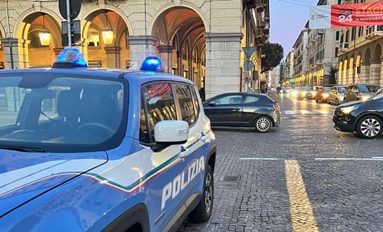 Savona beccato con dosi di cocaina e pistola senza tappo, 46enne arrestato