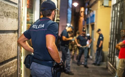 Tre arresti a Genova per: badante violento, ricercato, furto con strappo