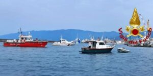 Genova natante imbarca acqua in alto mare 3