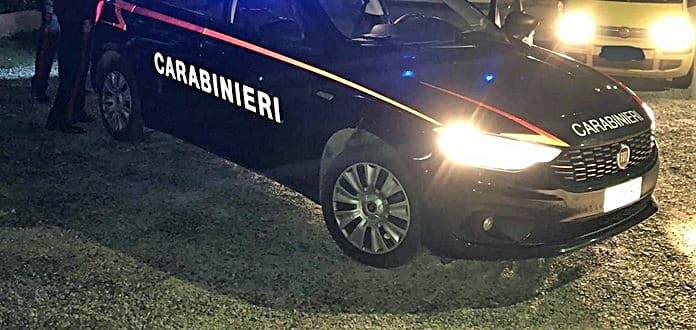 Savona costretto a ripagare il cellulare rubato, arrestato autore del furto