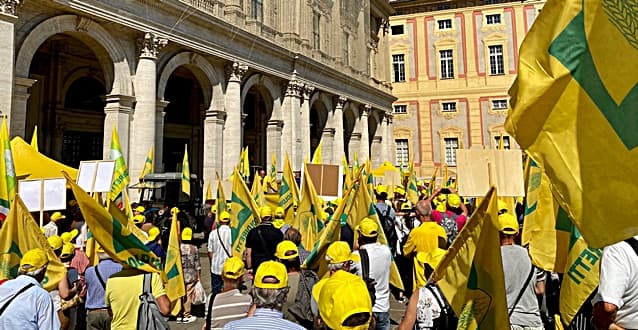 Agricoltori sotto la sede di Regione Liguria contro i cinghiali, l’intervento di Piana