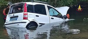 Genova Auto precipita da ponte 1