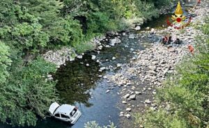 Genova Auto precipita da ponte 4