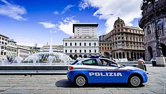 Arrestati due topi d’auto a Genova: valigia e ricettazione carta di credito