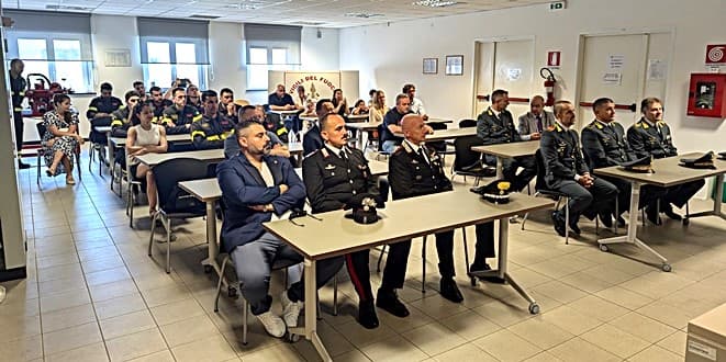 Savona, Vigili del fuoco volontari premiate Autorità civili e militari