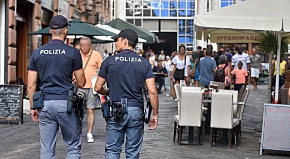 Quattro operazioni della Polizia di Stato di Genova: violenza, furto, ricettazione, minacce