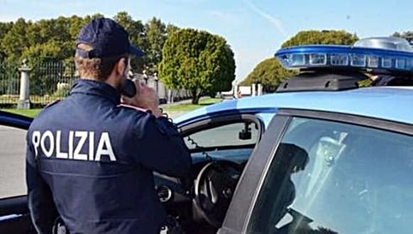 Savona ruba in un supermercato, accoltella un vigilante ma viene arrestato